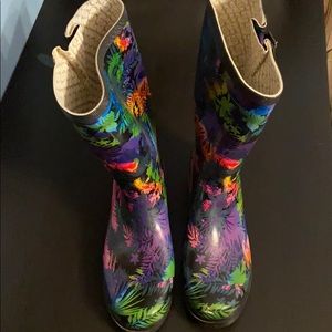 Chooka Tropical Floral Black Rain Boots